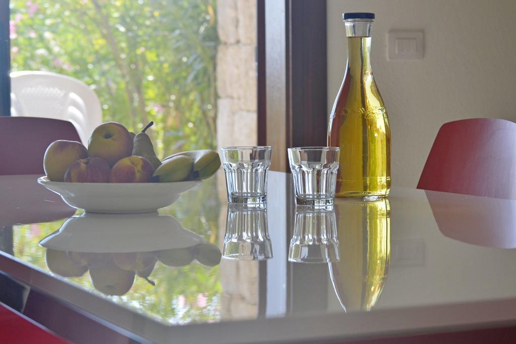Gf Apartments La Vigna Badesi Phòng bức ảnh