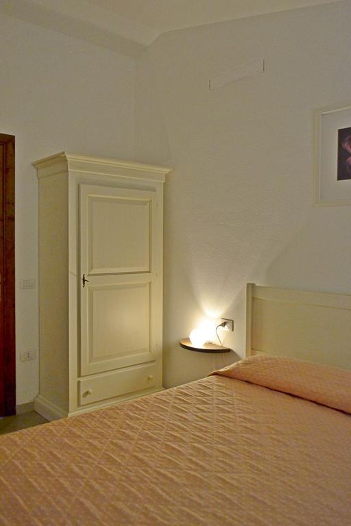 Gf Apartments La Vigna Badesi Phòng bức ảnh