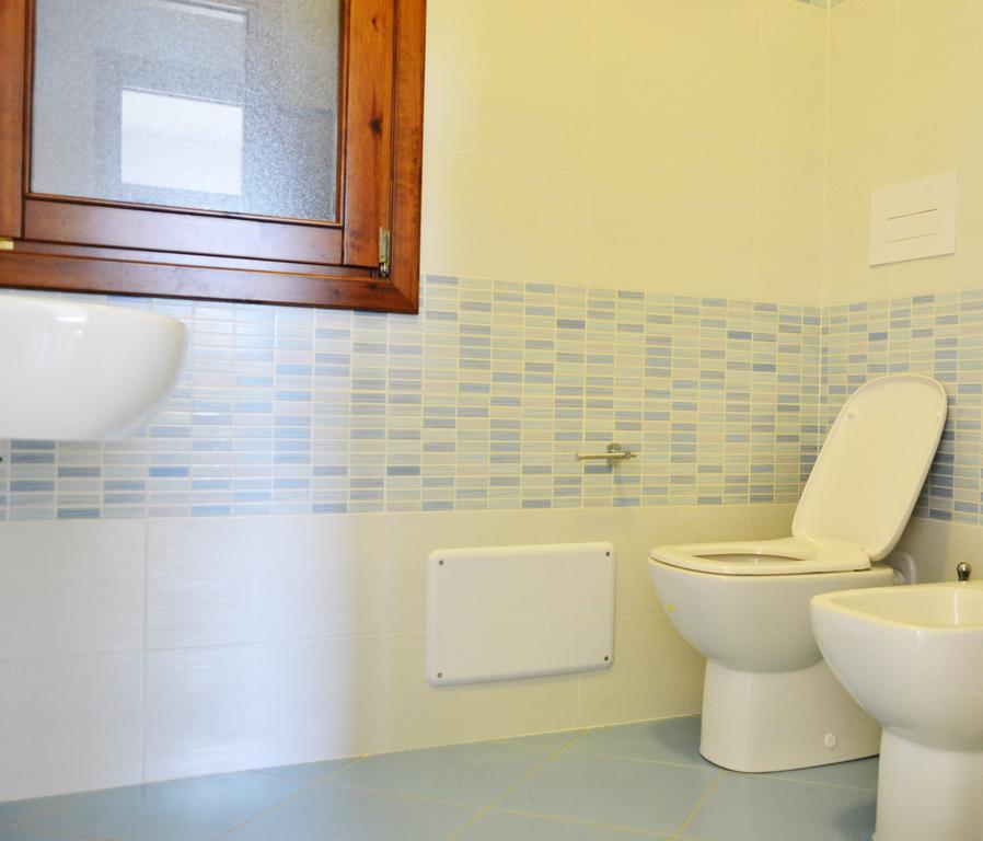Gf Apartments La Vigna Badesi Phòng bức ảnh