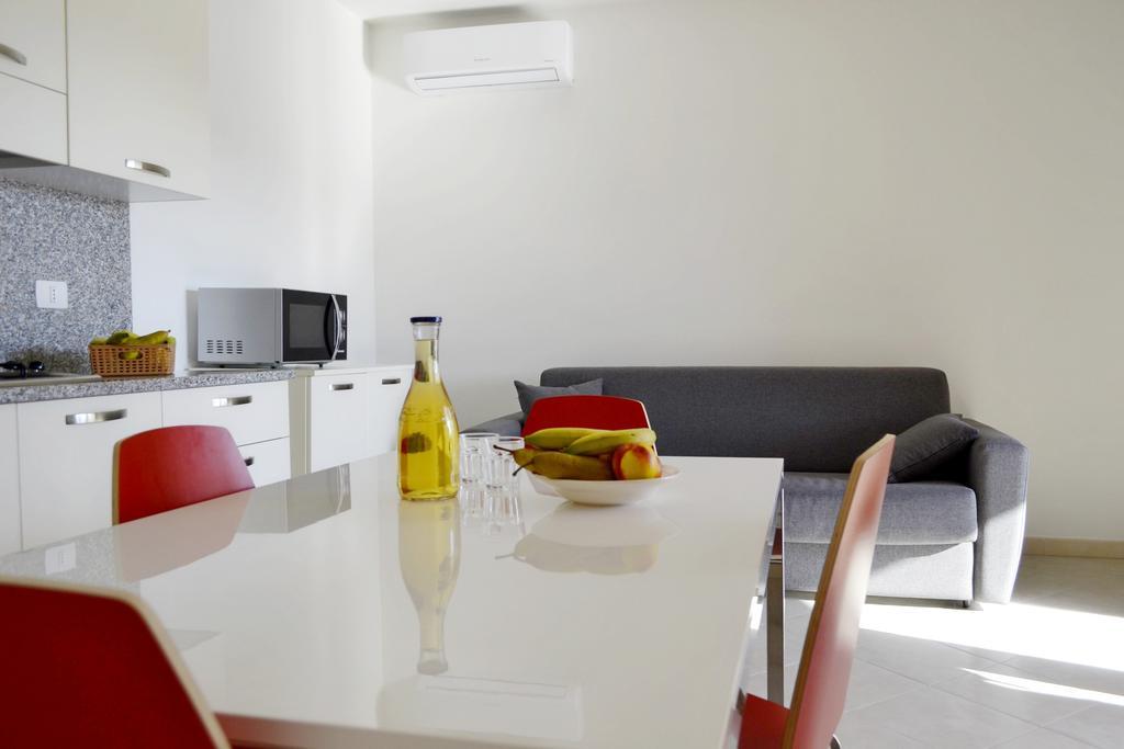 Gf Apartments La Vigna Badesi Phòng bức ảnh