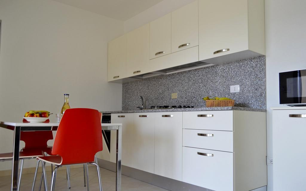 Gf Apartments La Vigna Badesi Phòng bức ảnh