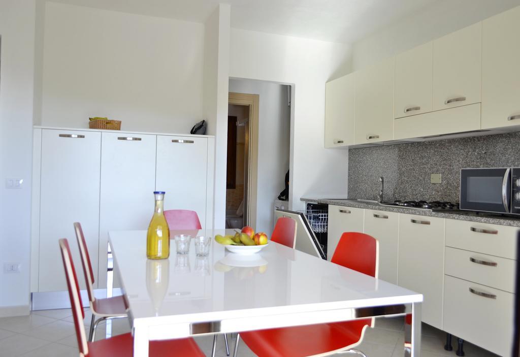 Gf Apartments La Vigna Badesi Phòng bức ảnh