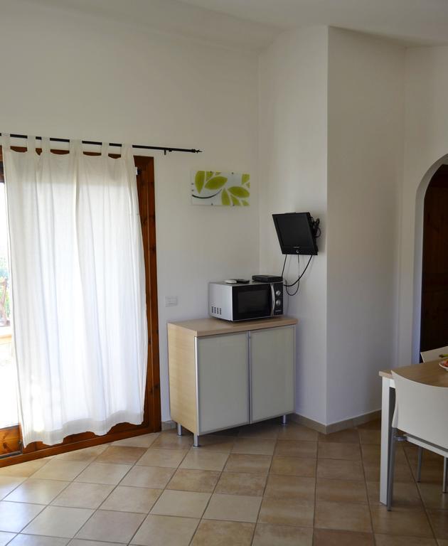 Gf Apartments La Vigna Badesi Phòng bức ảnh