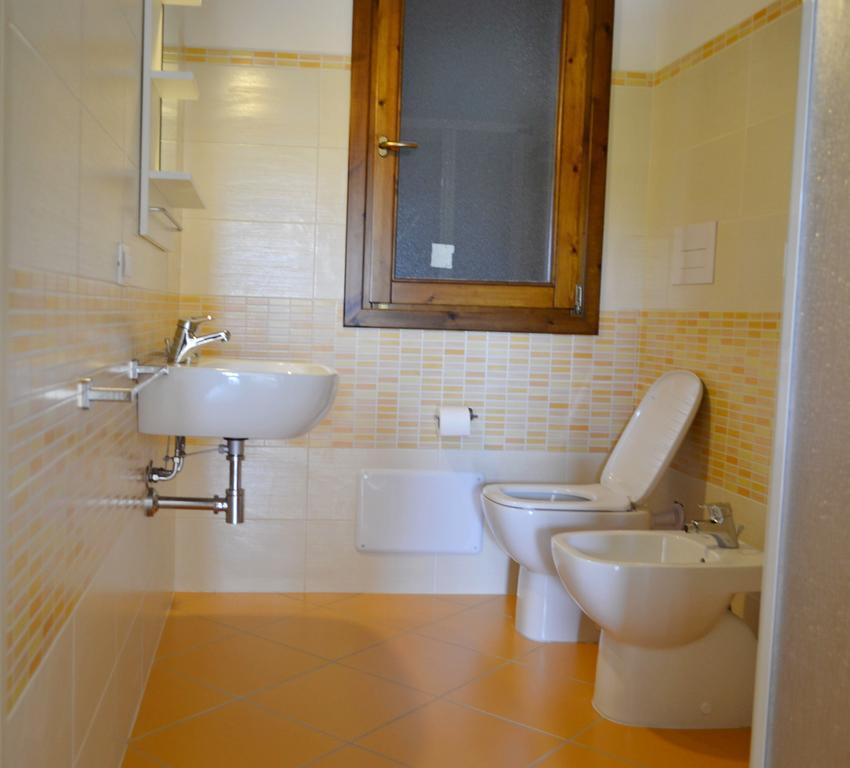 Gf Apartments La Vigna Badesi Phòng bức ảnh