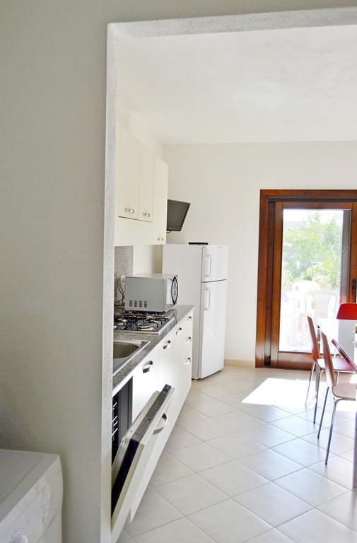 Gf Apartments La Vigna Badesi Phòng bức ảnh