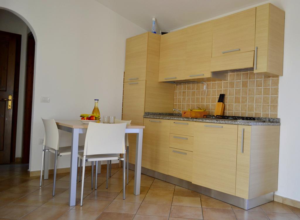 Gf Apartments La Vigna Badesi Phòng bức ảnh